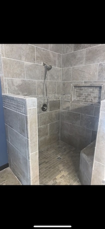 Towels, soap, toilet paper. Ultimate private 4 bedroom 3 full bathrooms right next to golf course with path