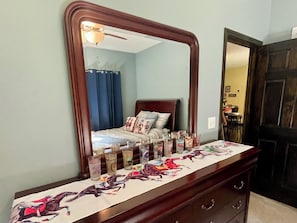 4 bedrooms, WiFi, bed sheets