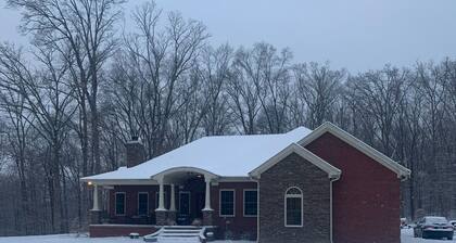 Ultimate private 4 bedroom 3 full bathrooms right next to golf course with path