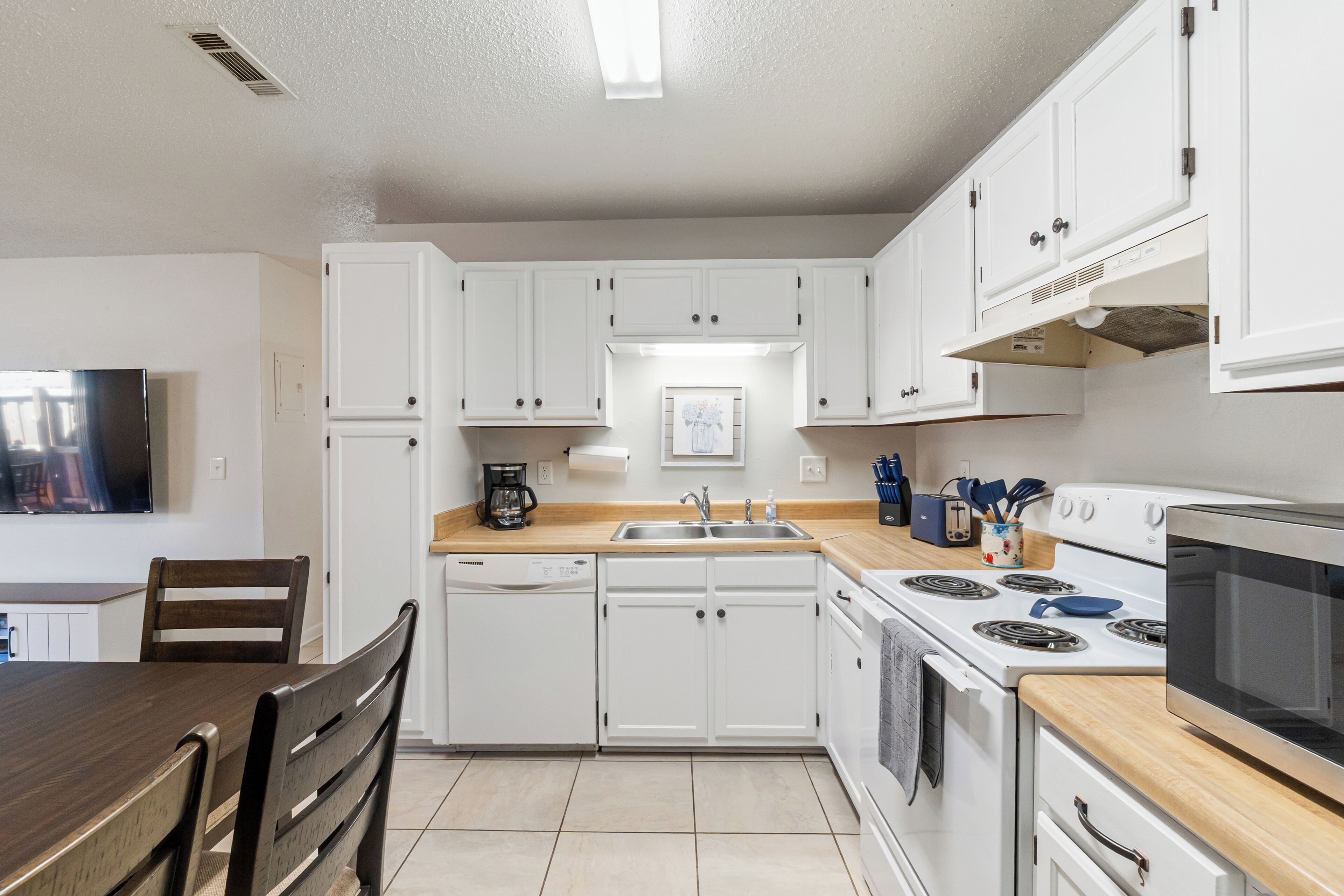 Microwave, oven, stovetop, dishwasher