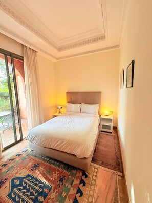 2 bedrooms, in-room safe, iron/ironing board, free WiFi