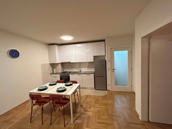 Departamento clásico, balcón | Cocina privada
