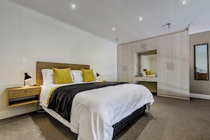 1 bedroom, in-room safe, iron/ironing board, free WiFi