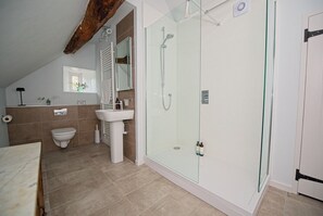 Dusche, Handtücher, Seife, Toilettenpapier