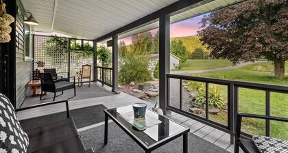 Cozy Cabin Retreat Near Top Attractions!