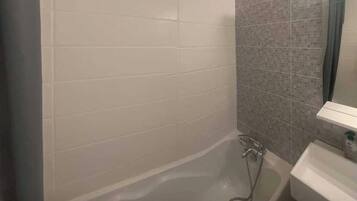 Apartment | Bathroom