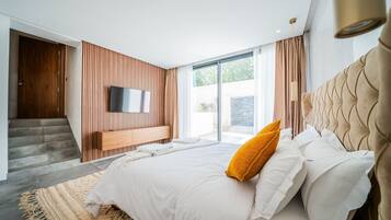 5 عدّة غرف نوم ومكواة/لوح كي وواي فاي وملاءات أسرّة