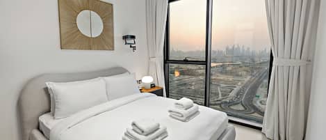 2 dormitoris, planxa i posts de planxar, Internet i roba de llit