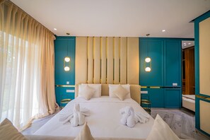 5 chambres, fer et planche à repasser, Wi-Fi, draps fournis
