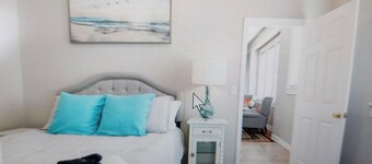 Stylish Downtown Greenville Apartment
1 Block Off Main Street