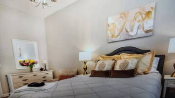 2 bedrooms, iron/ironing board, free WiFi, bed sheets