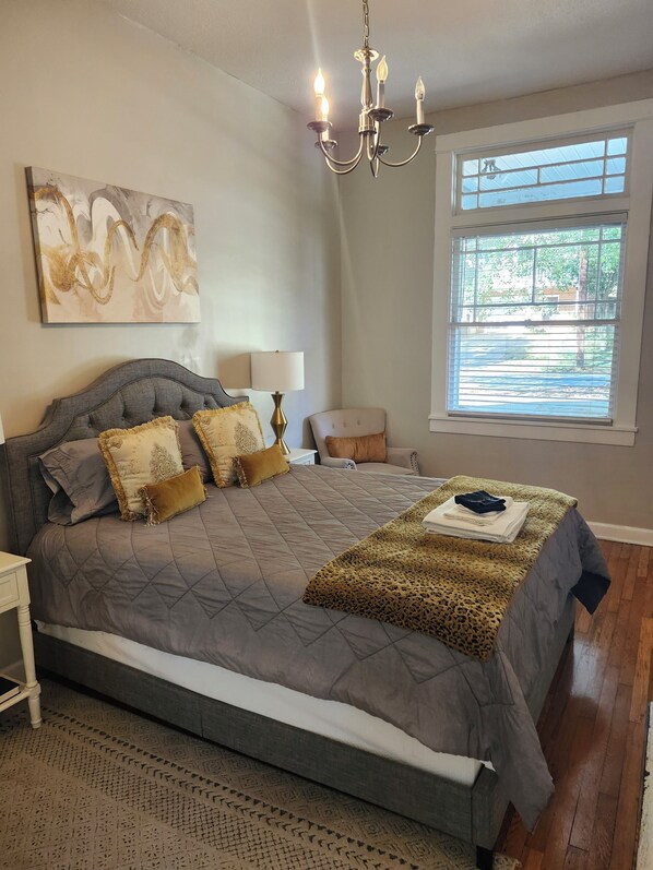 2 habitaciones, tabla de planchar con plancha y wifi gratis