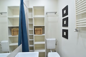 Toallas, jabón, papel de baño