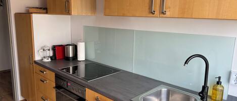Oven, stovetop, dishwasher