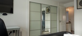 Luxury Langdon Hill Retreat | Jacuzzi Hot Tub| Gym Equipment | Basildon