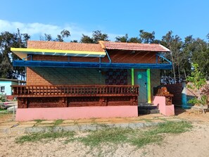 Standard Villa, Balcony, Garden View | Desk, free WiFi