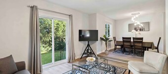 Cozy 4BR, 5-Bed Retreat | Entire Barrhaven Home + Yard