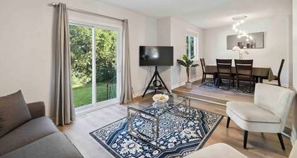 Cozy 4BR, 5-Bed Retreat | Entire Barrhaven Home + Yard