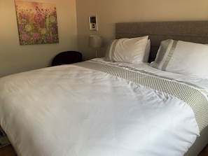 3 bedrooms, iron/ironing board, Internet, bed sheets