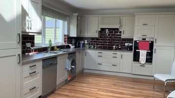 Microwave, oven, stovetop, dishwasher