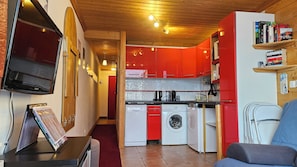 Interior - South-facing, SKI-IN/OUT ❘ Linen & cleaning included | Arc 2000 ❘ Le Varet (Bourg-Saint-Maurice)