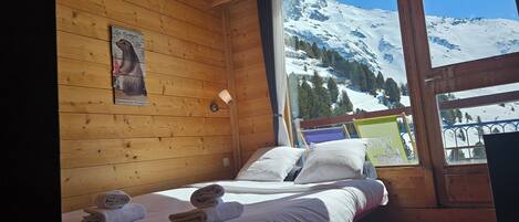 1 chambre, fer et planche à repasser, lit parapluie, Wi-Fi gratuit