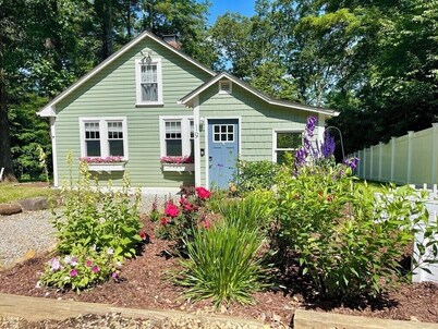 Bungalow 19 by the Little Alum Lake in Brimfield