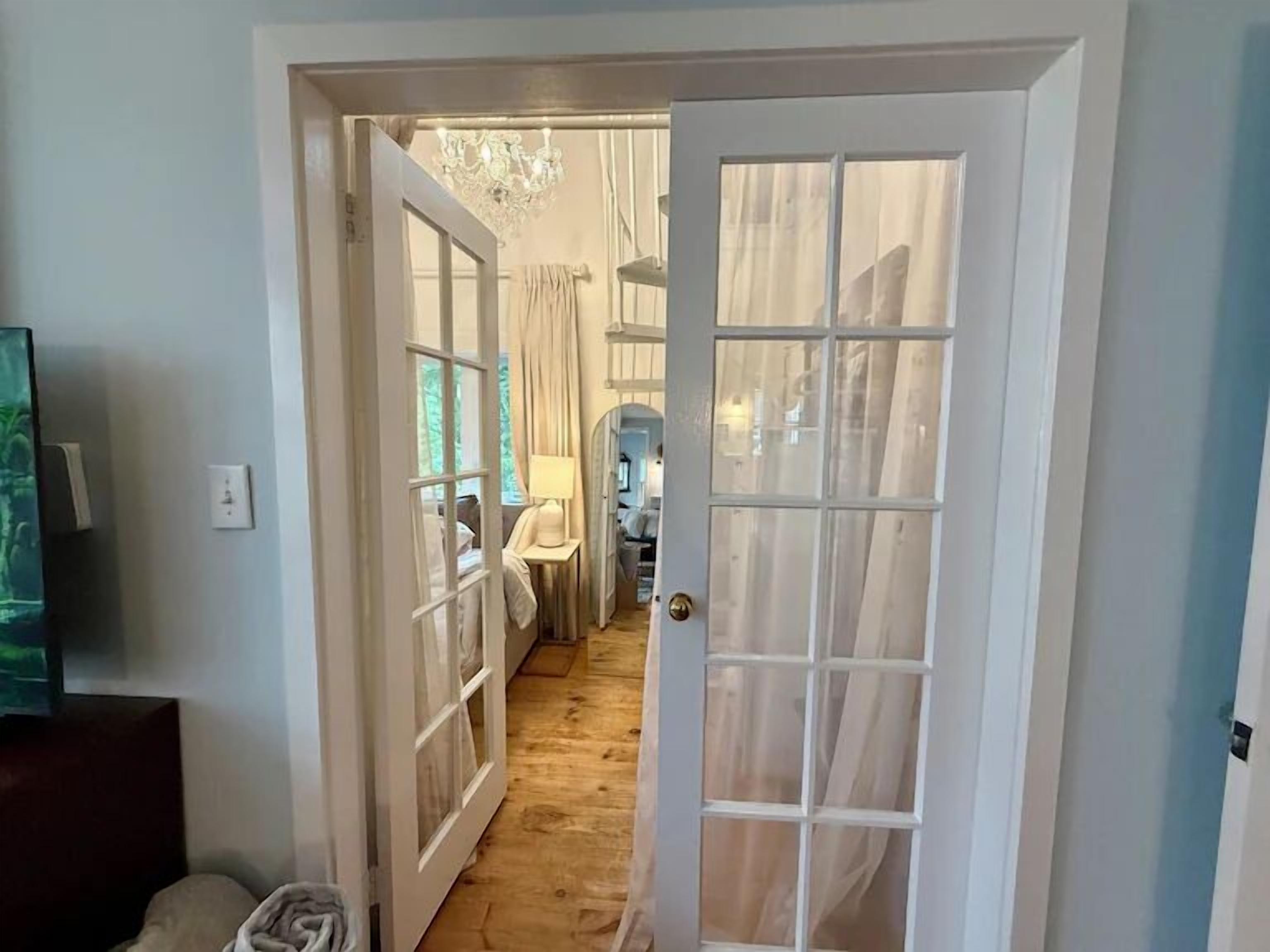 2 bedrooms, iron/ironing board, travel crib, free WiFi