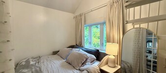 Bungalow 19 by the lake in Brimfield