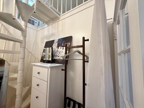 Interior - Bungalow 19 by the Little Alum Lake in Brimfield (Brimfield)