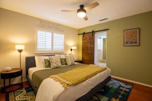 2 bedrooms, iron/ironing board, free WiFi, bed sheets
