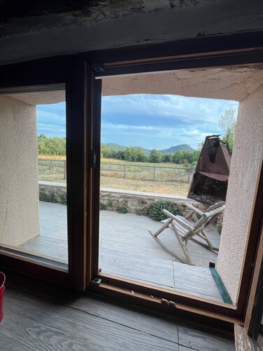 Petite maison à la ferme , pour les amoureux des animaux