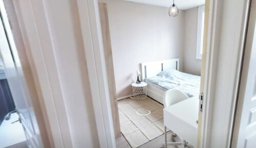 Private Room in a Shared Flat - Lyon 8