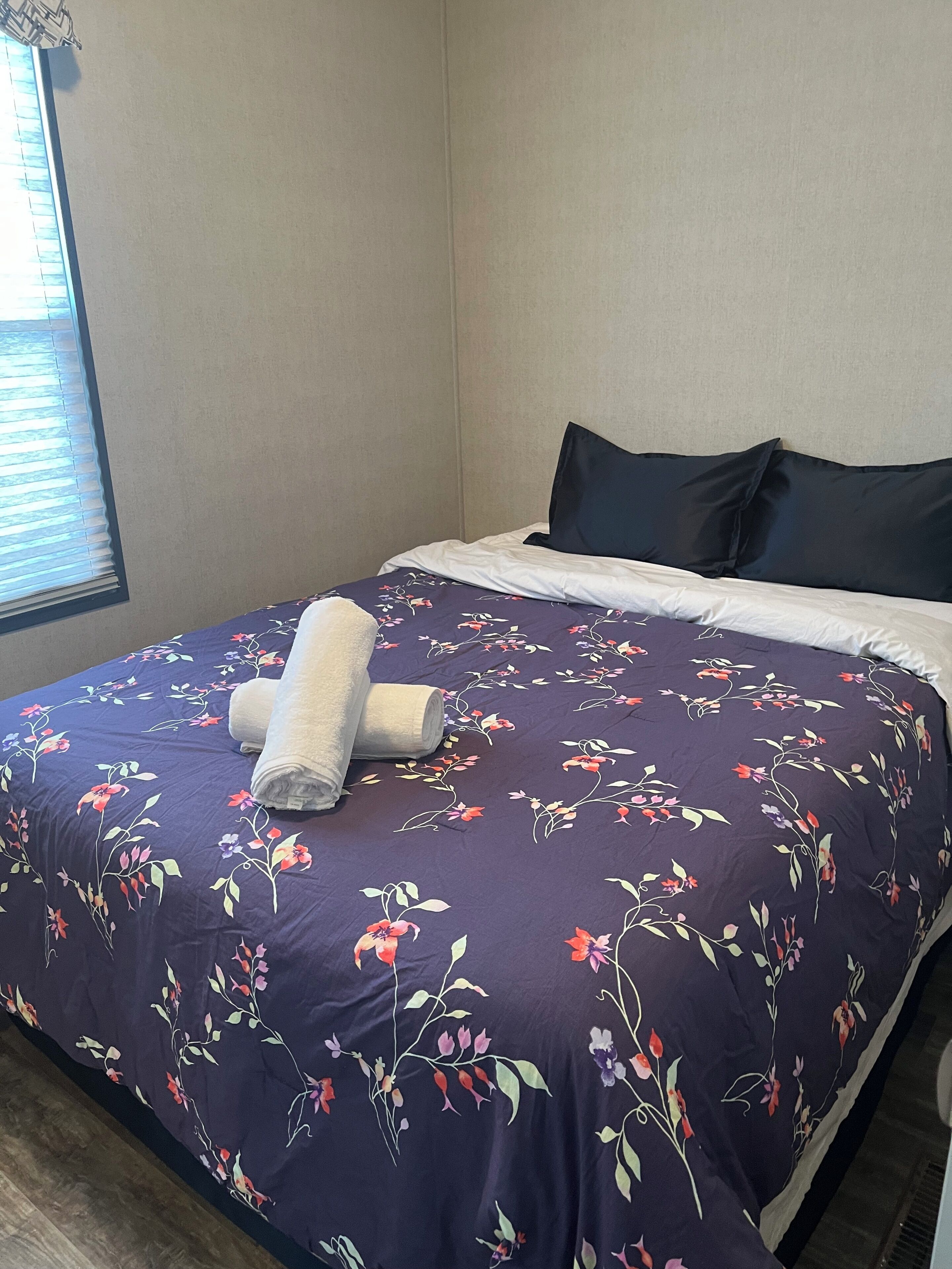 3 bedrooms, WiFi, bed sheets