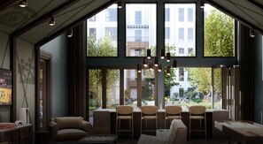 المنشأة من الداخل