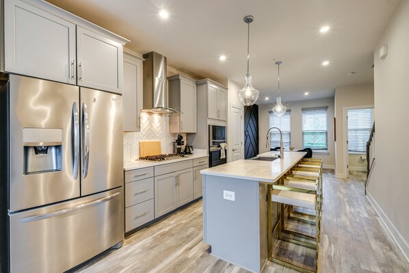 Microwave, oven, stovetop, dishwasher