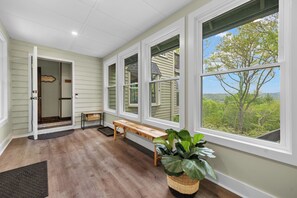 Interior - Modern 6BR Blowing Rock Cabin Near Trails & Views (Blowing Rock)