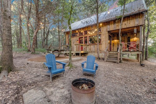 Cabin on 7 Acres with a Pond!  In charming Ben Wheeler. Near-Canton-Tyler