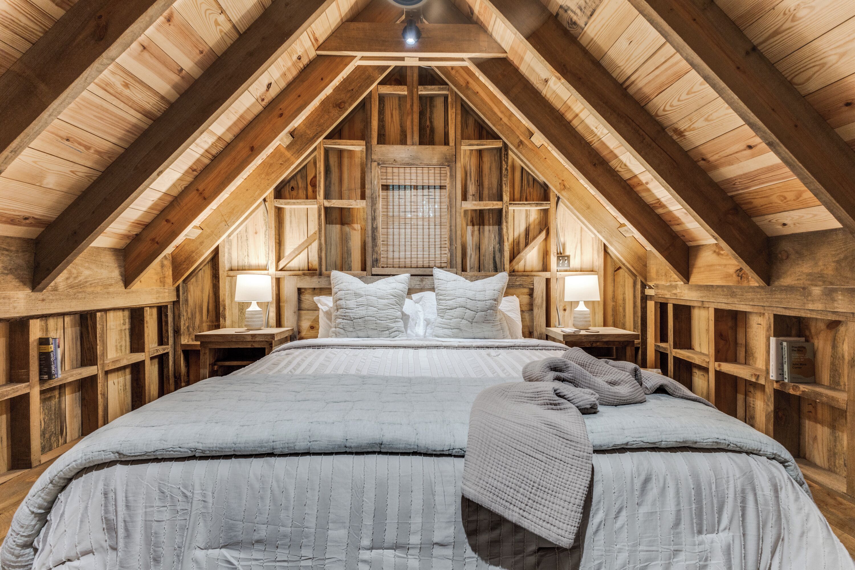 2 多间卧室、上网接入、床单