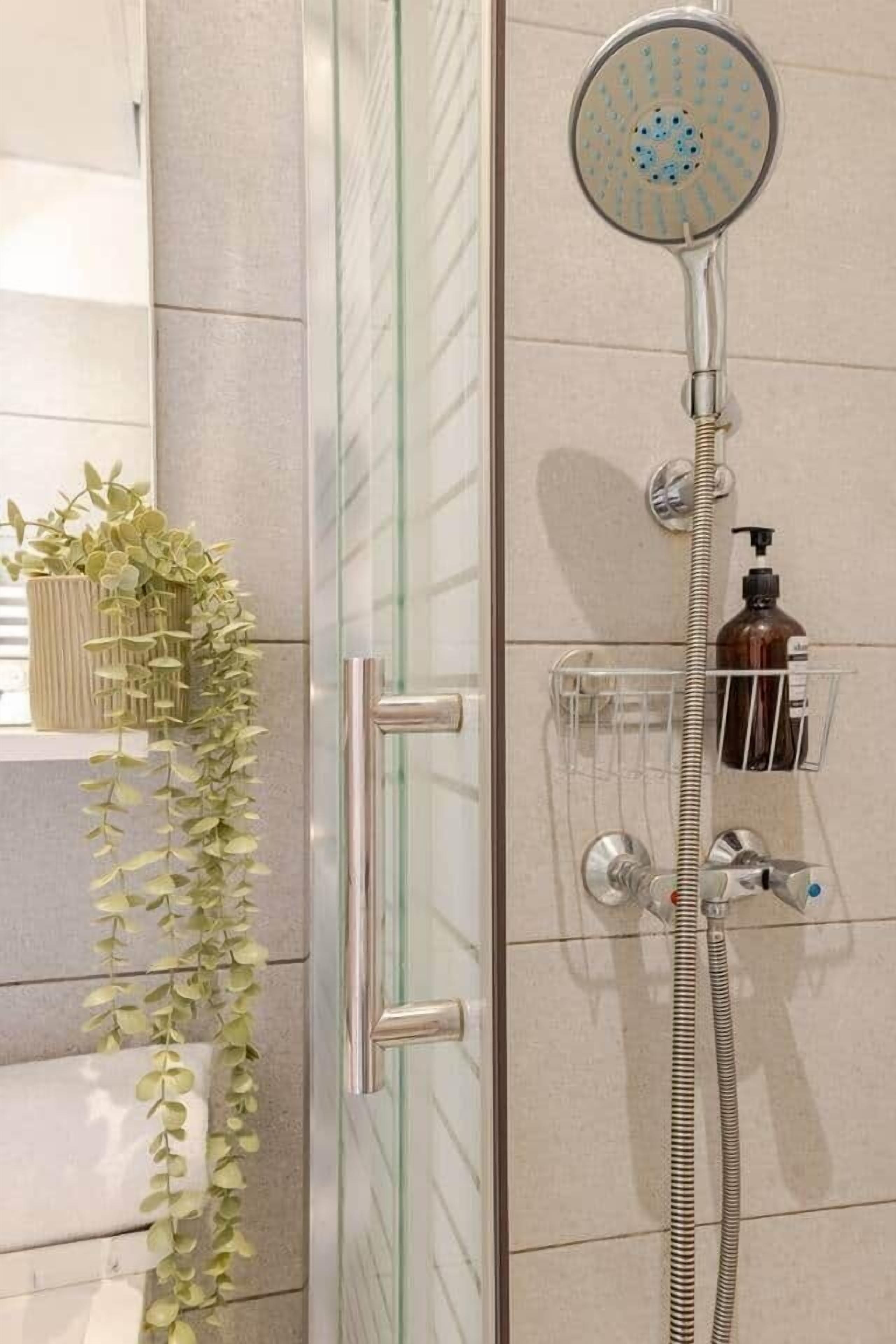 Hair dryer, towels