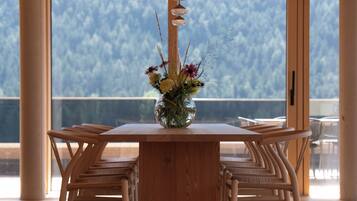 Luxury Apartment, Balcony, Mountain View | Living area