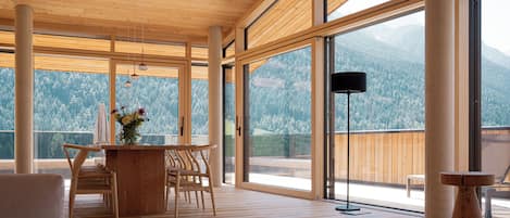 Luxury Apartment, Balcony, Mountain View | Living area