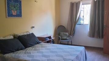 1 chambre, fer et planche Ă repasser, accĂšs Internet, draps fournis