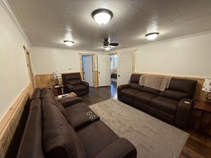 Smart TV, books - Historical Stone and Log Cabin (Paris)