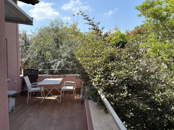 Classic Double or Twin Room, Garden View | Terrace/patio