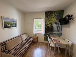 Family Room, Garden View | Living area