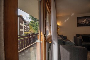 Comfort Condo, Balcony, Mountain View | Terrace/patio