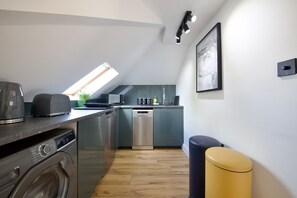 Microwave, dishwasher