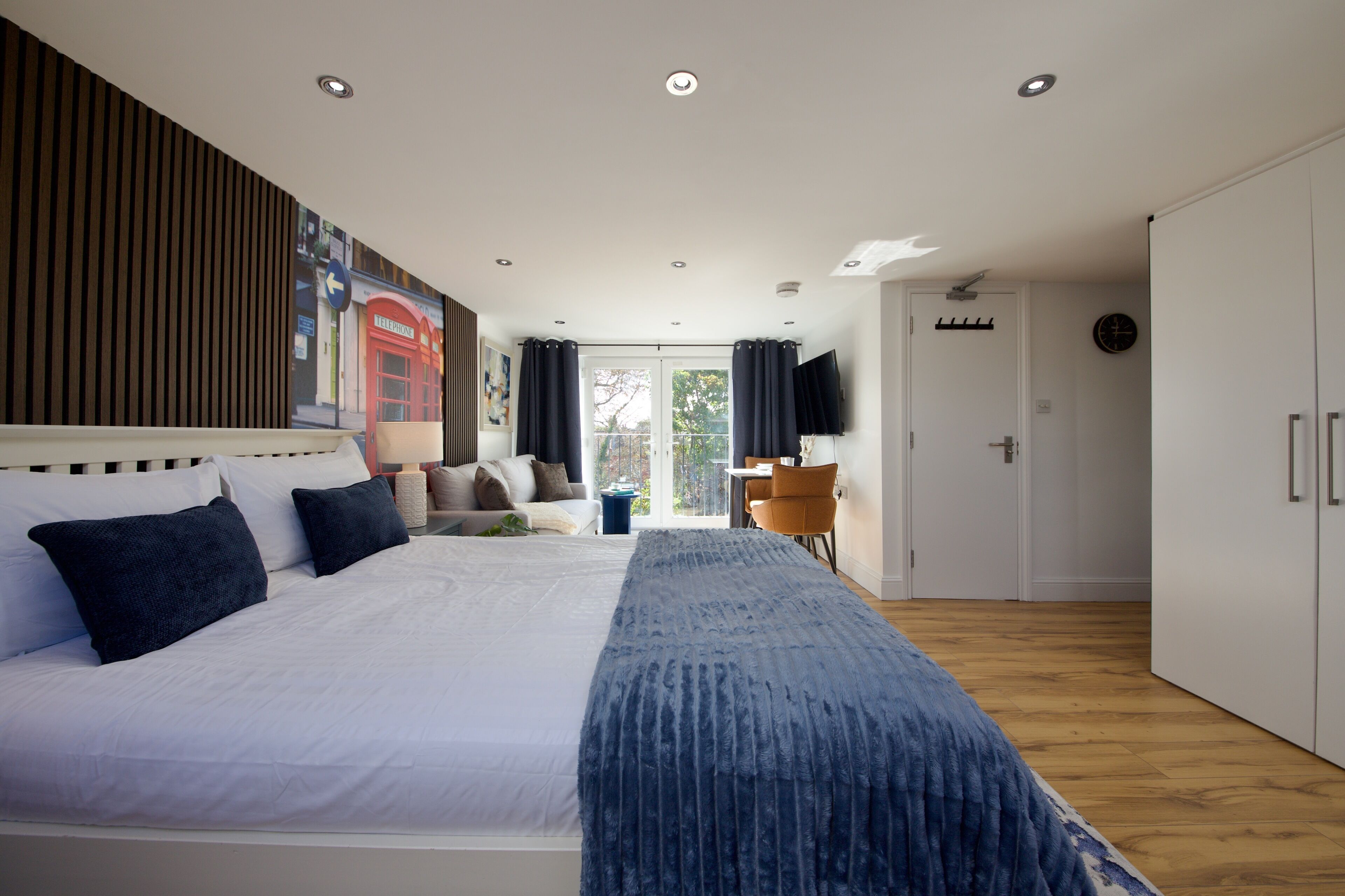 1 bedroom, iron/ironing board, internet, bed sheets