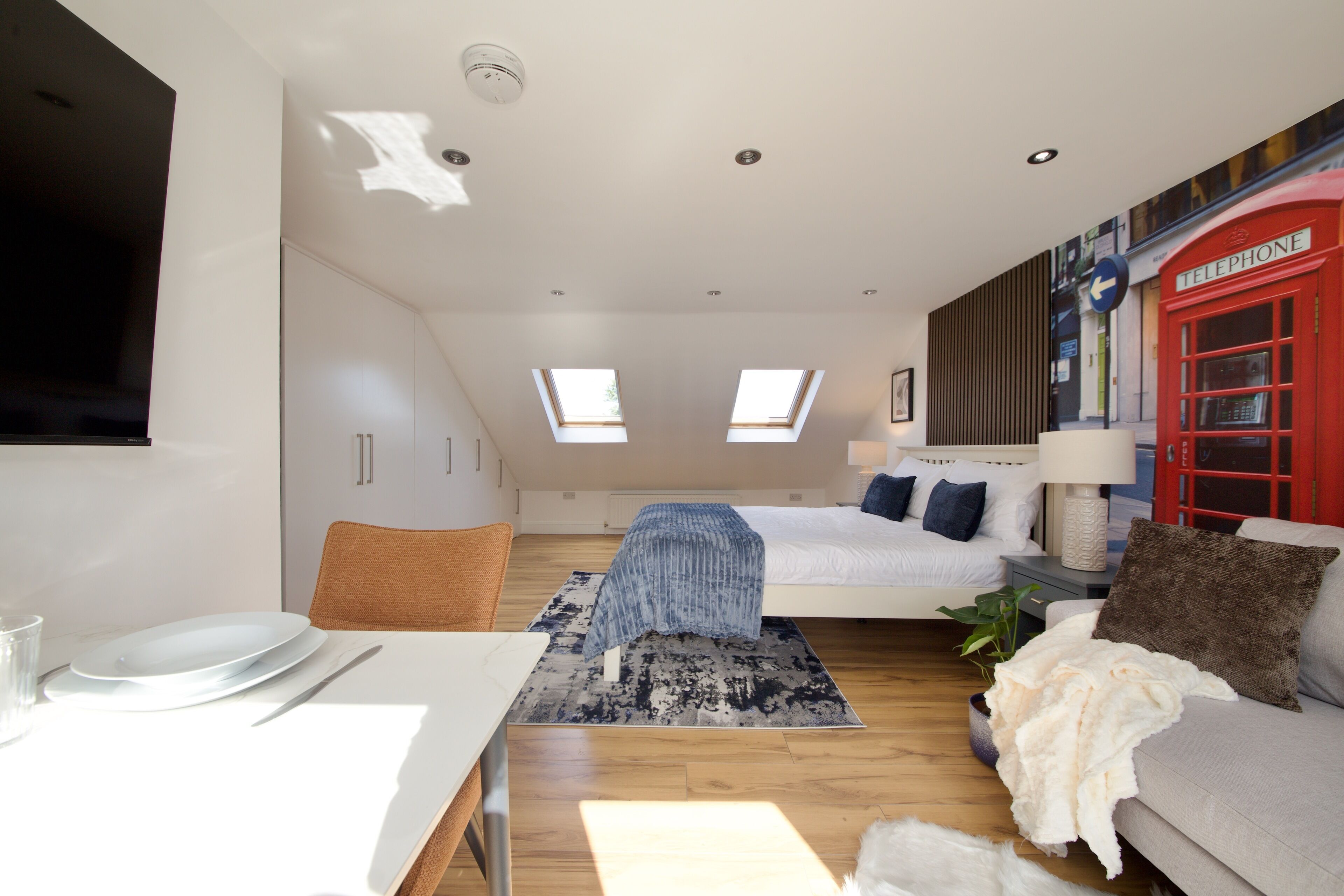 1 bedroom, iron/ironing board, internet, bed sheets